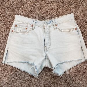 Levi cut off shorts